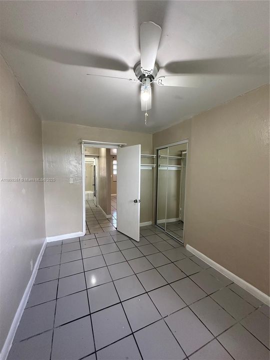 For Rent: $1,200 (1 beds, 1 baths, 435 Square Feet)