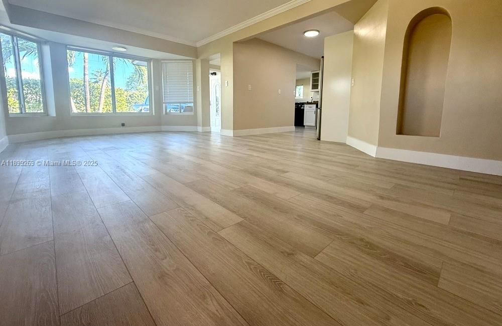 For Rent: $2,850 (2 beds, 2 baths, 1200 Square Feet)