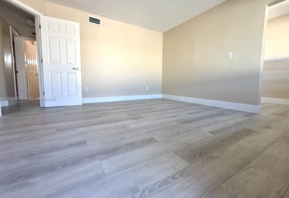 For Rent: $2,850 (2 beds, 2 baths, 1200 Square Feet)