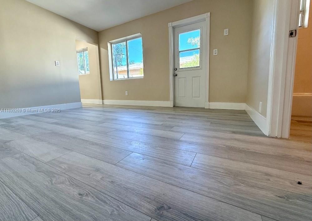 For Rent: $2,850 (2 beds, 2 baths, 1200 Square Feet)