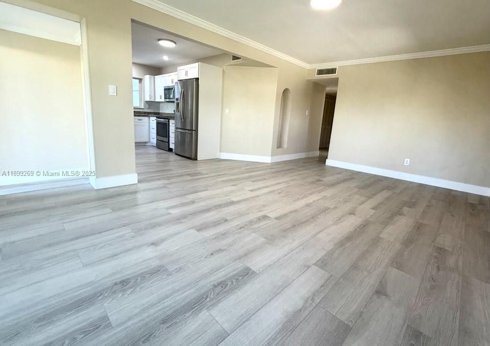 For Rent: $2,850 (2 beds, 2 baths, 1200 Square Feet)