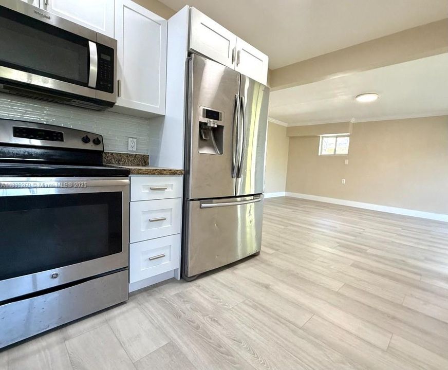 For Rent: $2,850 (2 beds, 2 baths, 1200 Square Feet)