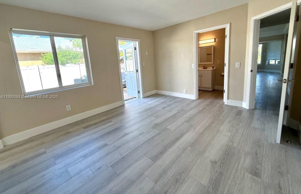 For Rent: $2,850 (2 beds, 2 baths, 1200 Square Feet)