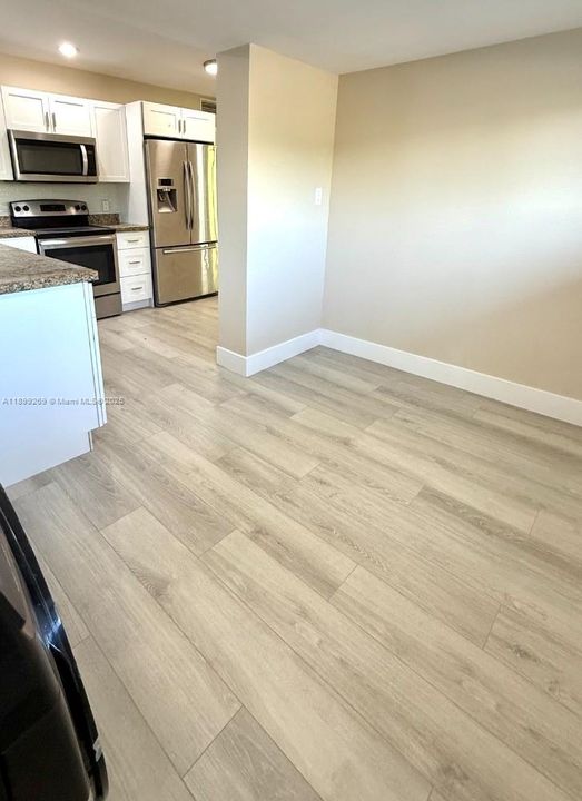 For Rent: $2,850 (2 beds, 2 baths, 1200 Square Feet)