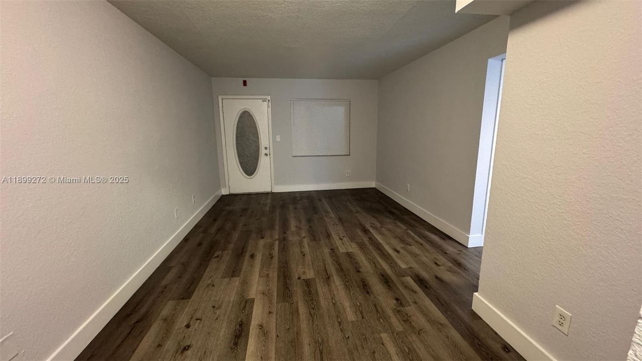 На продажу: $227,500 (2 спален, 1 ванн, 614 Квадратных фут)