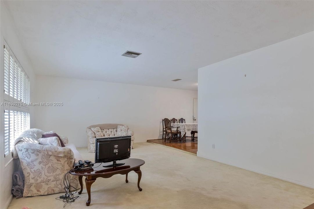 Active With Contract: $965,000 (4 beds, 3 baths, 2038 Square Feet)