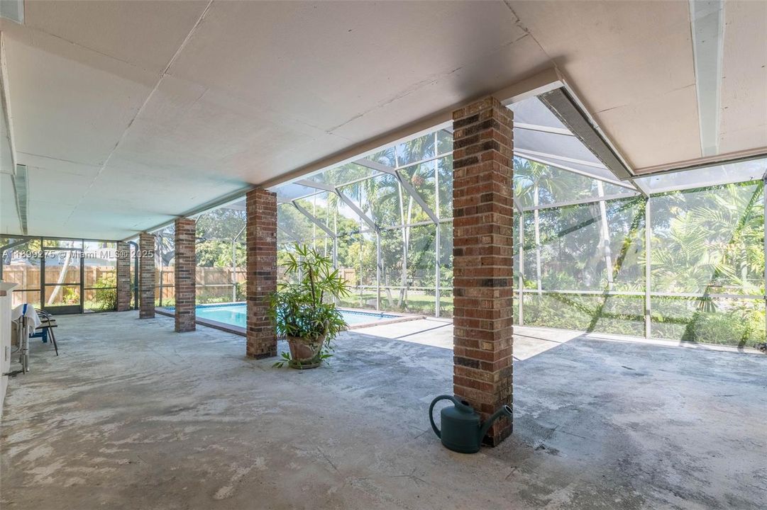 Active With Contract: $965,000 (4 beds, 3 baths, 2038 Square Feet)