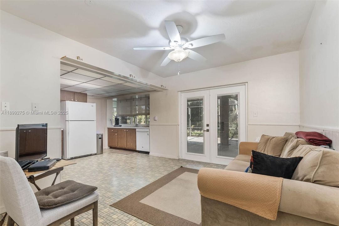 Active With Contract: $965,000 (4 beds, 3 baths, 2038 Square Feet)