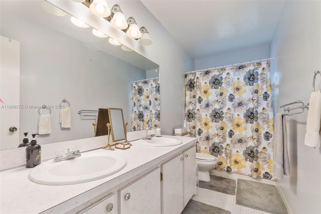 Active With Contract: $965,000 (4 beds, 3 baths, 2038 Square Feet)