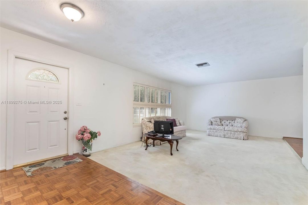 Active With Contract: $965,000 (4 beds, 3 baths, 2038 Square Feet)