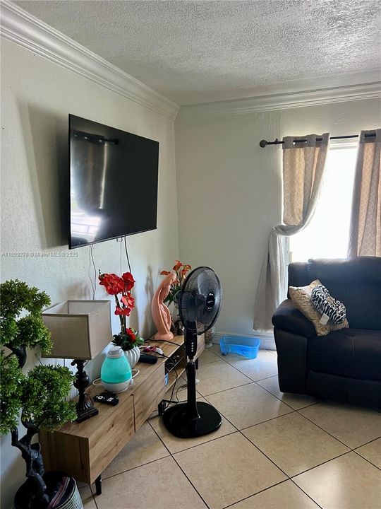 待售: $218,000 (1 贝兹, 1 浴室, 506 平方英尺)