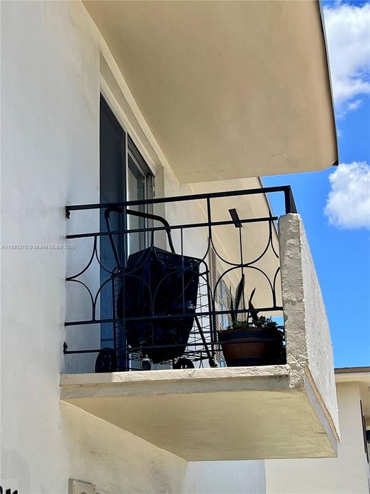 待售: $218,000 (1 贝兹, 1 浴室, 506 平方英尺)