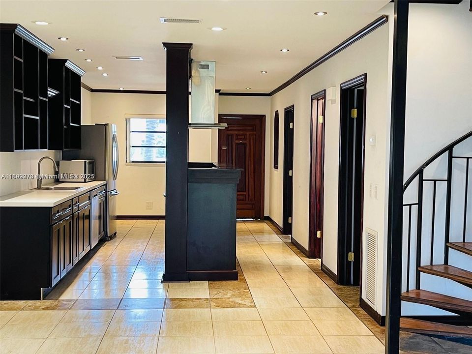 En Venta: $517,000 (3 camas, 2 baños, 1964 Pies cuadrados)