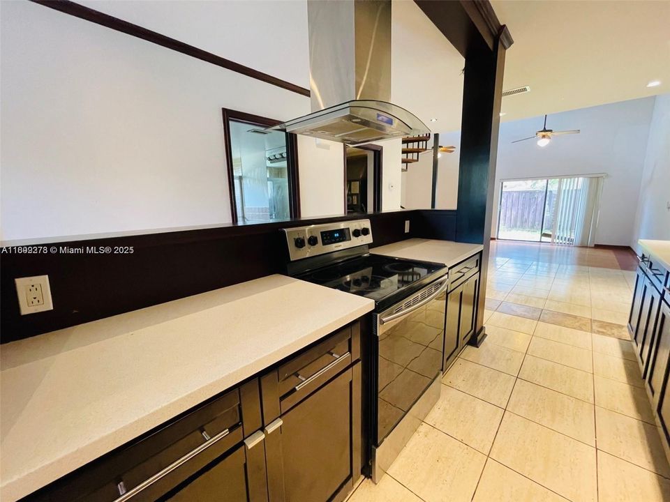 En Venta: $517,000 (3 camas, 2 baños, 1964 Pies cuadrados)