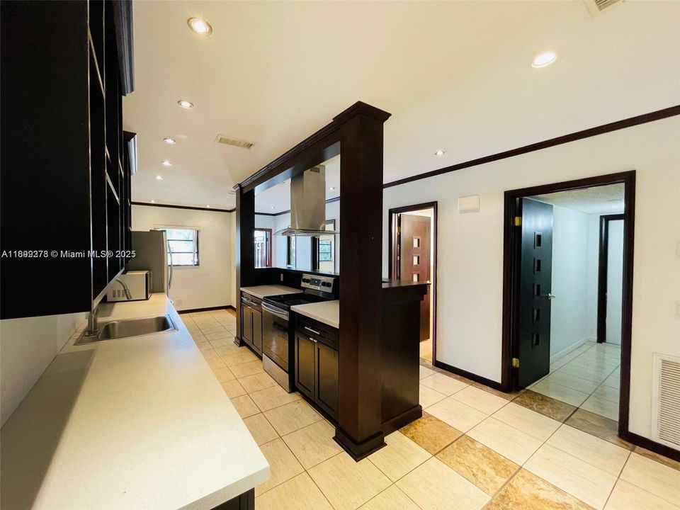 En Venta: $517,000 (3 camas, 2 baños, 1964 Pies cuadrados)