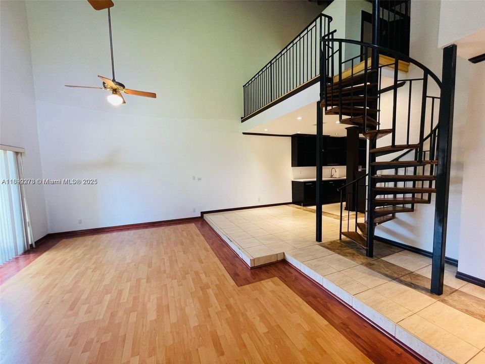 En Venta: $517,000 (3 camas, 2 baños, 1964 Pies cuadrados)