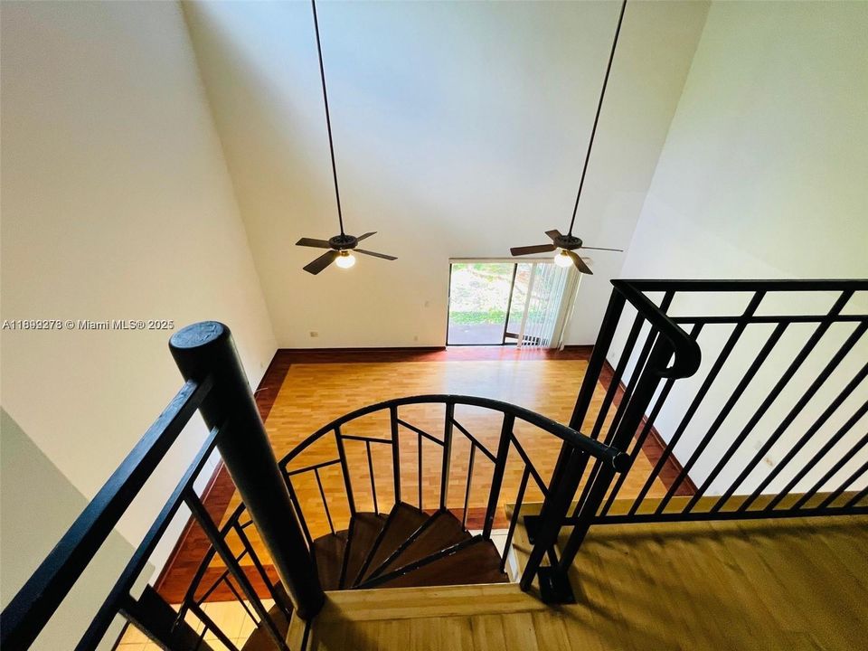 En Venta: $517,000 (3 camas, 2 baños, 1964 Pies cuadrados)