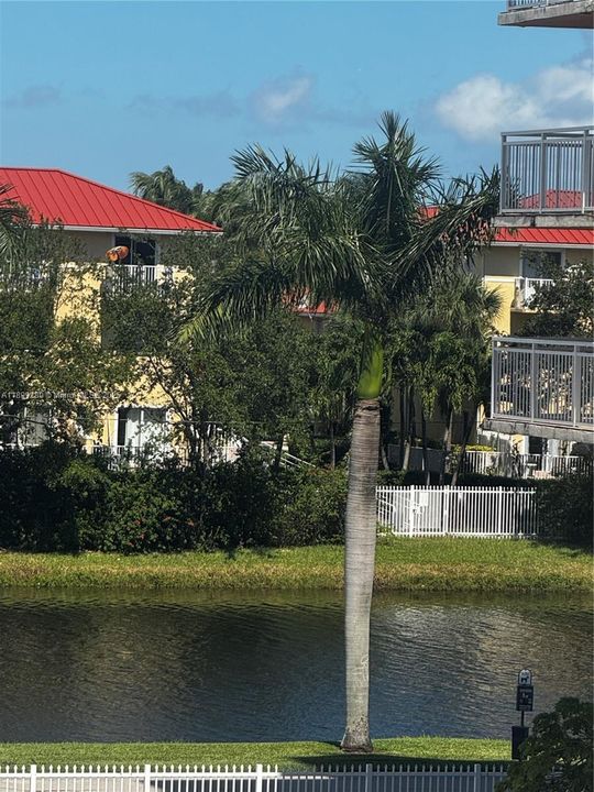 待售: $175,000 (2 贝兹, 2 浴室, 1112 平方英尺)