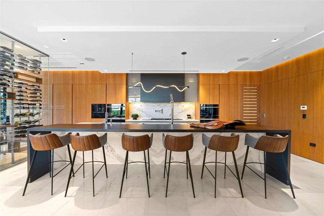 For Sale: $29,900,000 (6 beds, 7 baths, 6361 Square Feet)