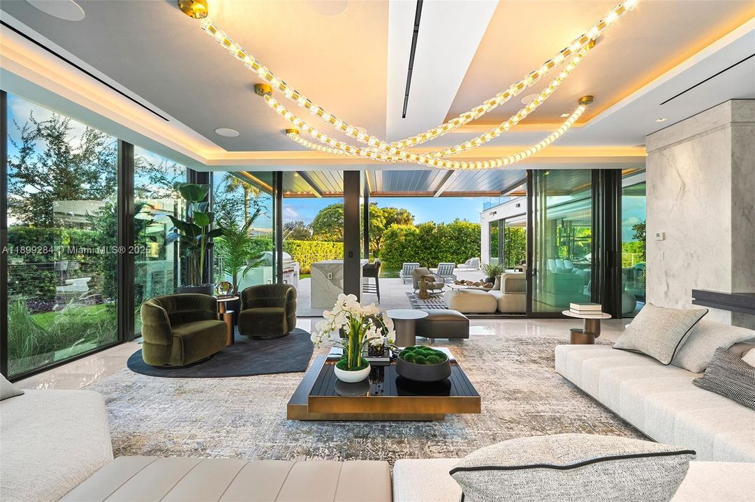 For Sale: $29,900,000 (6 beds, 7 baths, 6361 Square Feet)