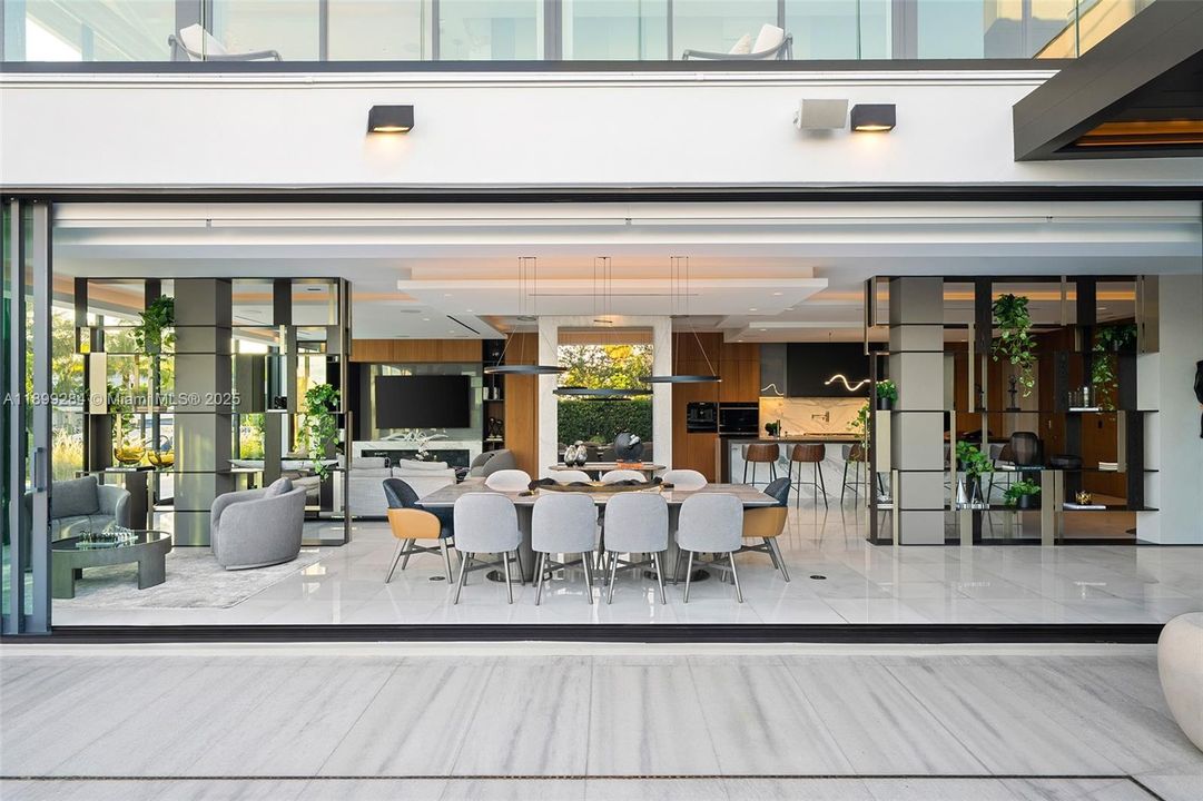 For Sale: $29,900,000 (6 beds, 7 baths, 6361 Square Feet)