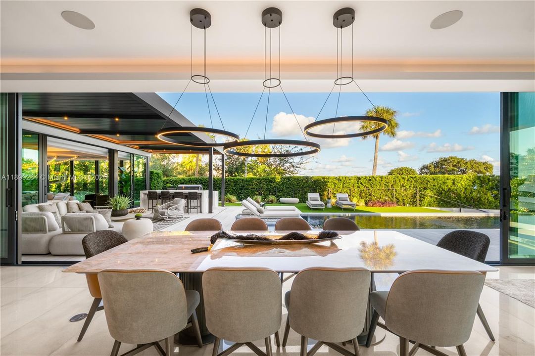 For Sale: $29,900,000 (6 beds, 7 baths, 6361 Square Feet)