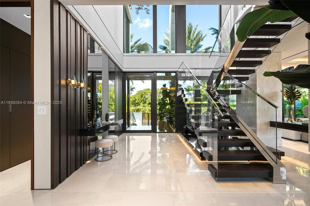 For Sale: $29,900,000 (6 beds, 7 baths, 6361 Square Feet)