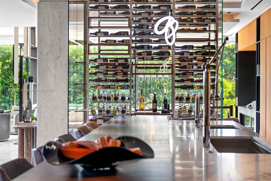 For Sale: $29,900,000 (6 beds, 7 baths, 6361 Square Feet)