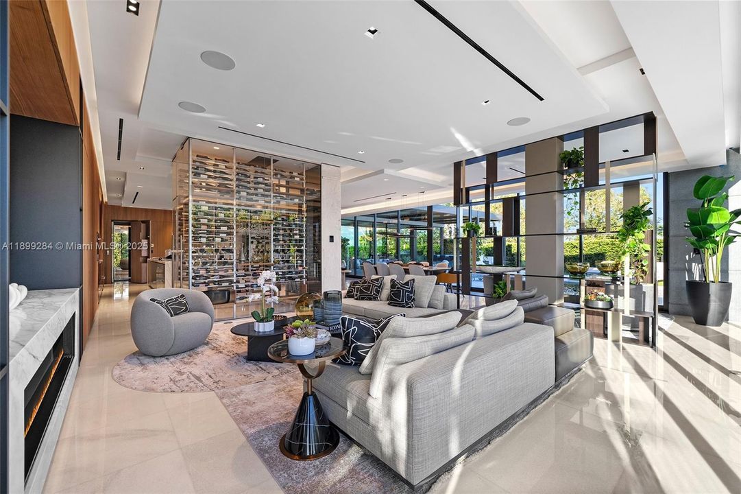 For Sale: $29,900,000 (6 beds, 7 baths, 6361 Square Feet)