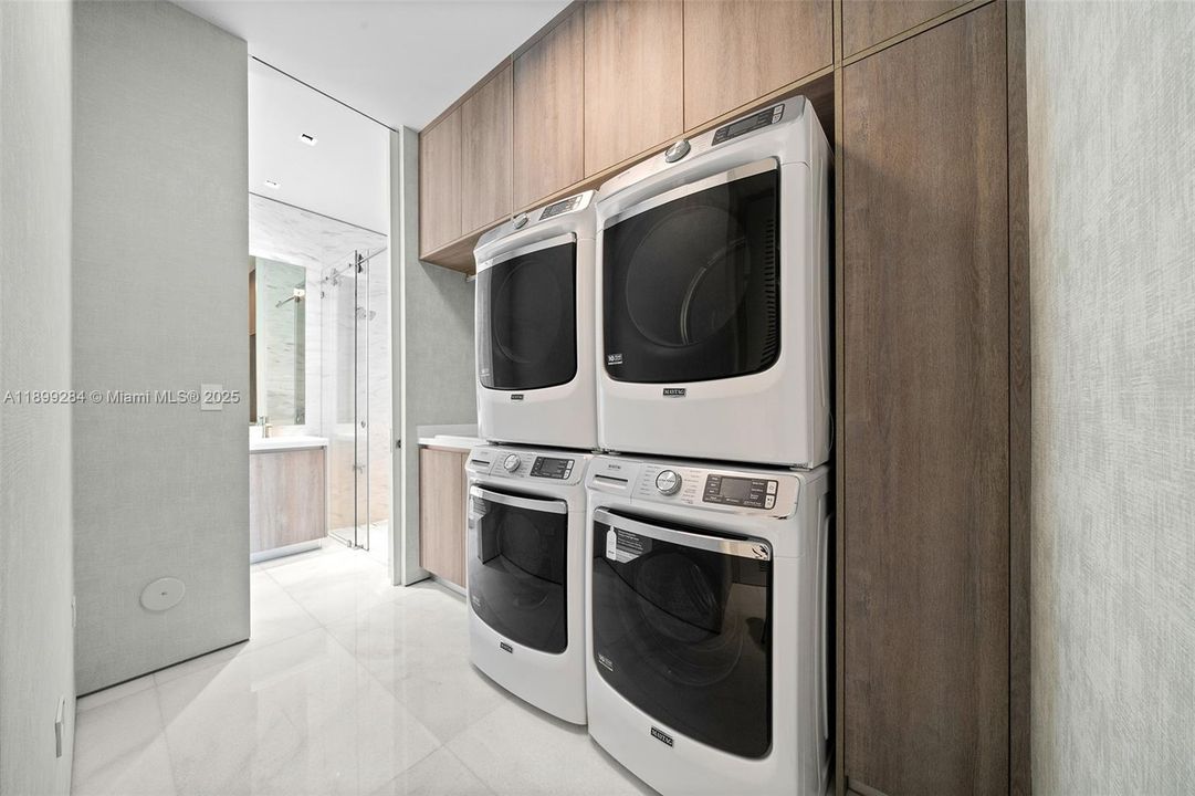 For Sale: $29,900,000 (6 beds, 7 baths, 6361 Square Feet)