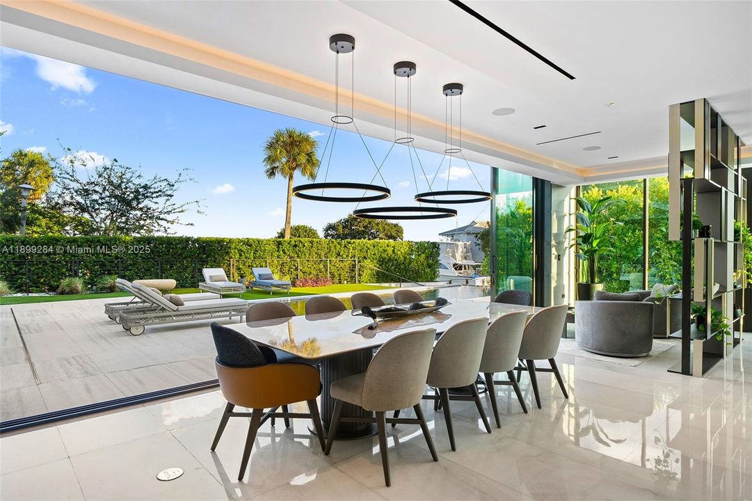 For Sale: $29,900,000 (6 beds, 7 baths, 6361 Square Feet)