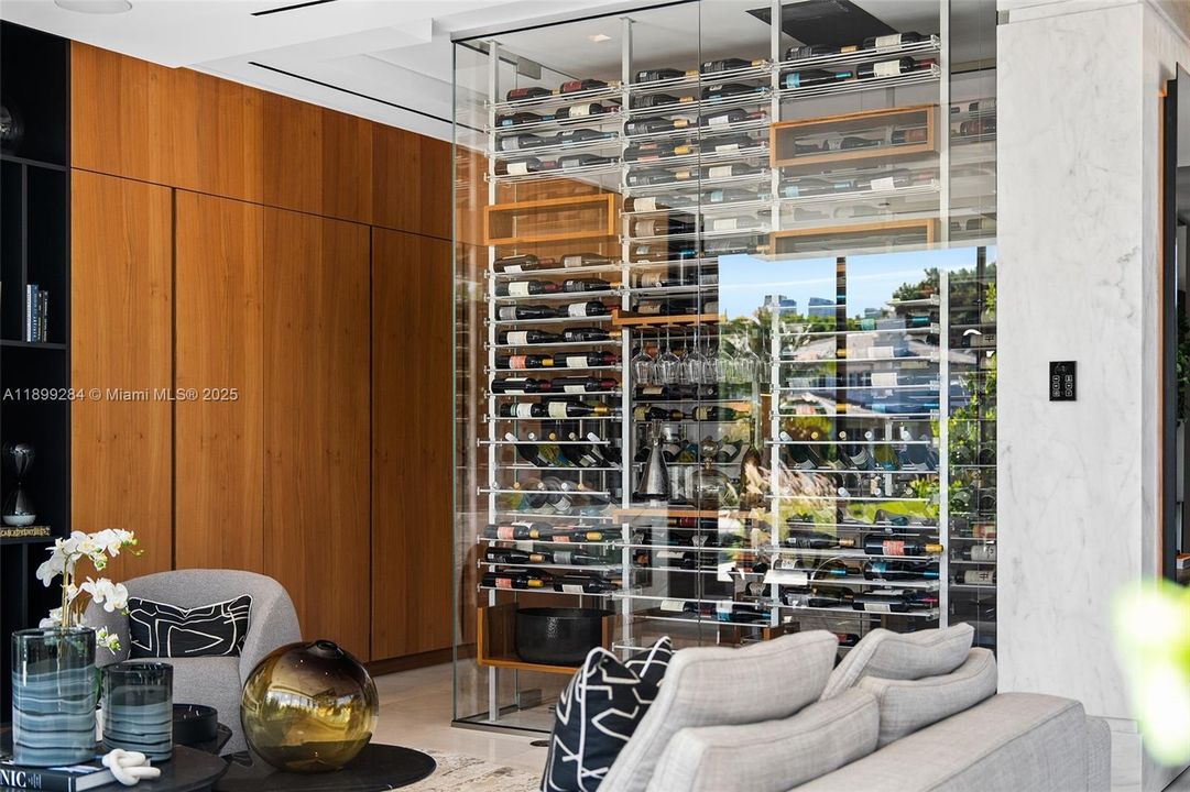 For Sale: $29,900,000 (6 beds, 7 baths, 6361 Square Feet)