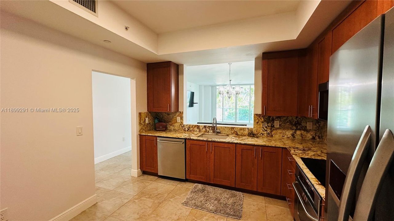 待售: $629,000 (2 贝兹, 2 浴室, 1730 平方英尺)