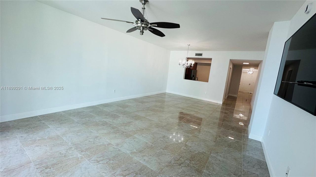 待售: $629,000 (2 贝兹, 2 浴室, 1730 平方英尺)