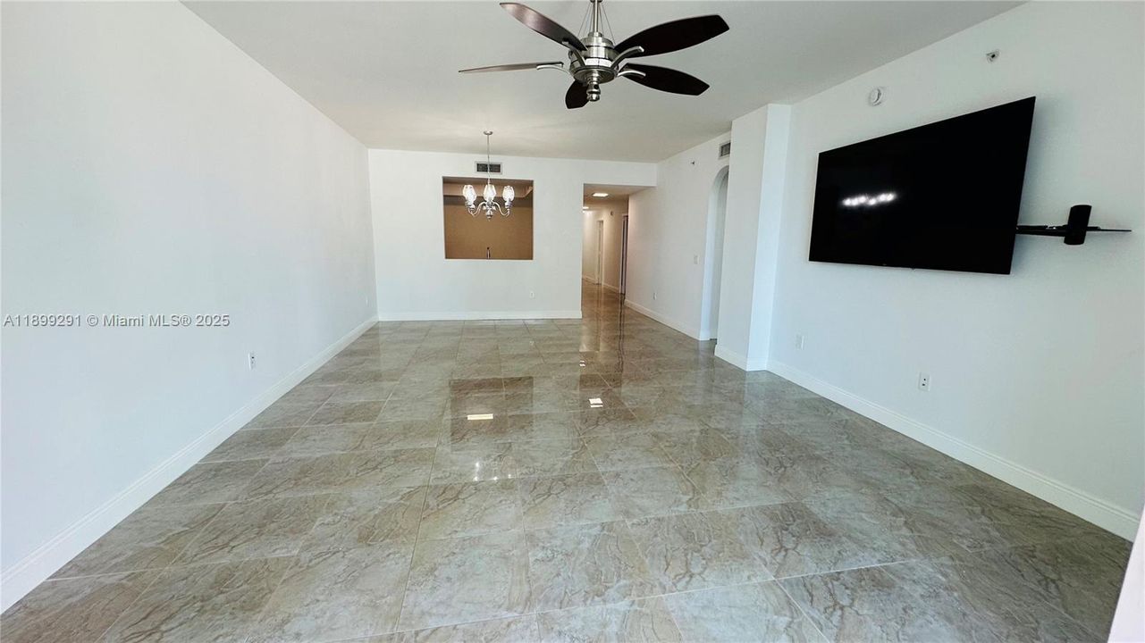 待售: $629,000 (2 贝兹, 2 浴室, 1730 平方英尺)