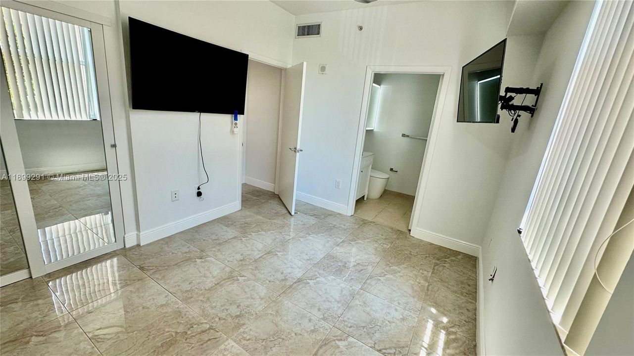 待售: $629,000 (2 贝兹, 2 浴室, 1730 平方英尺)