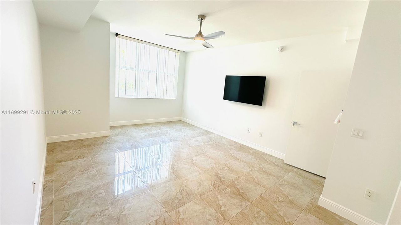 待售: $629,000 (2 贝兹, 2 浴室, 1730 平方英尺)