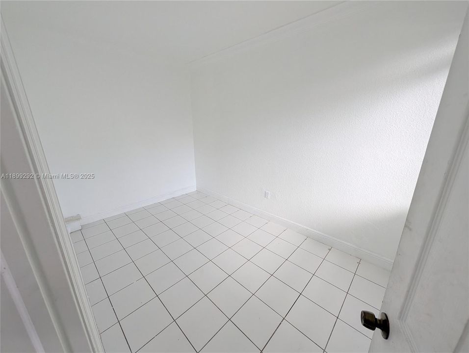 En Venta: $295,000 (4 camas, 3 baños, 1423 Pies cuadrados)