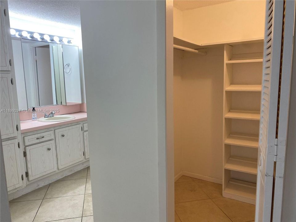 出租: $2,300 (2 贝兹, 2 浴室, 1251 平方英尺)