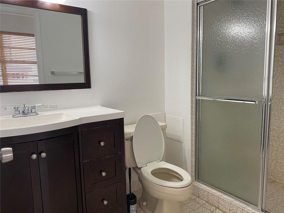 出租: $2,300 (2 贝兹, 2 浴室, 1251 平方英尺)