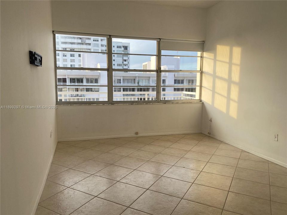 出租: $2,300 (2 贝兹, 2 浴室, 1251 平方英尺)