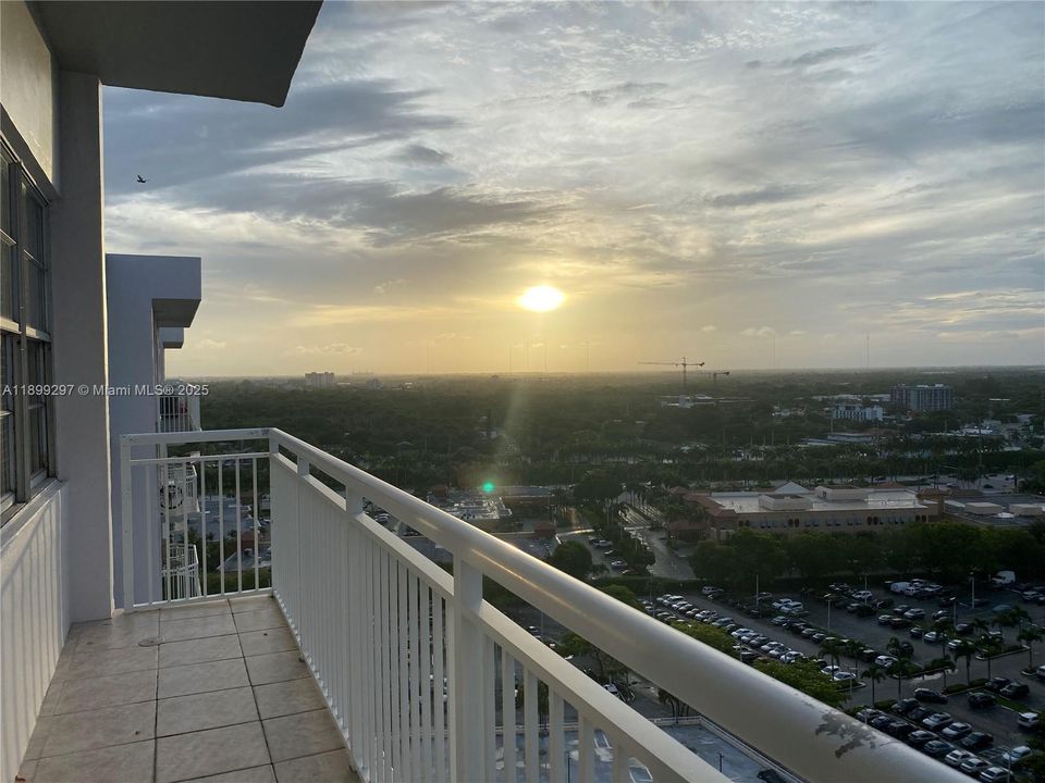 出租: $2,300 (2 贝兹, 2 浴室, 1251 平方英尺)