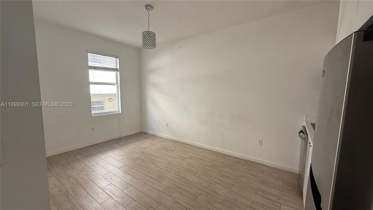 For Rent: $1,900 (1 beds, 1 baths, 520 Square Feet)