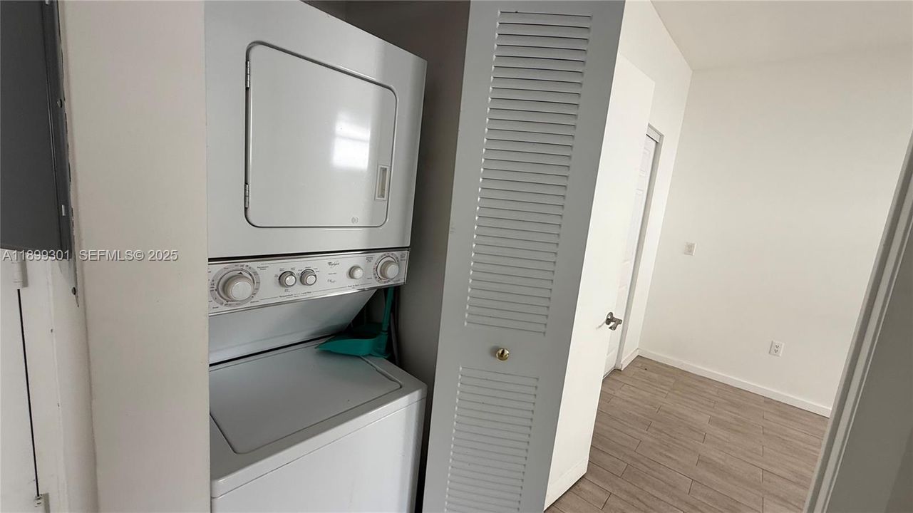 For Rent: $1,900 (1 beds, 1 baths, 520 Square Feet)