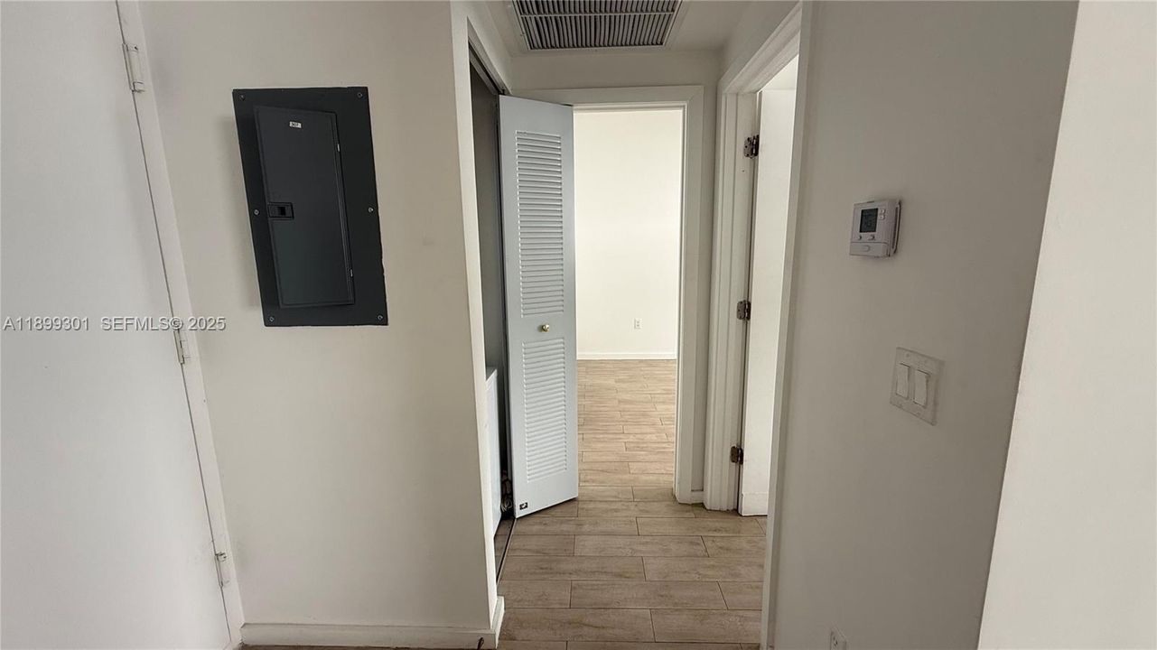 For Rent: $1,900 (1 beds, 1 baths, 520 Square Feet)