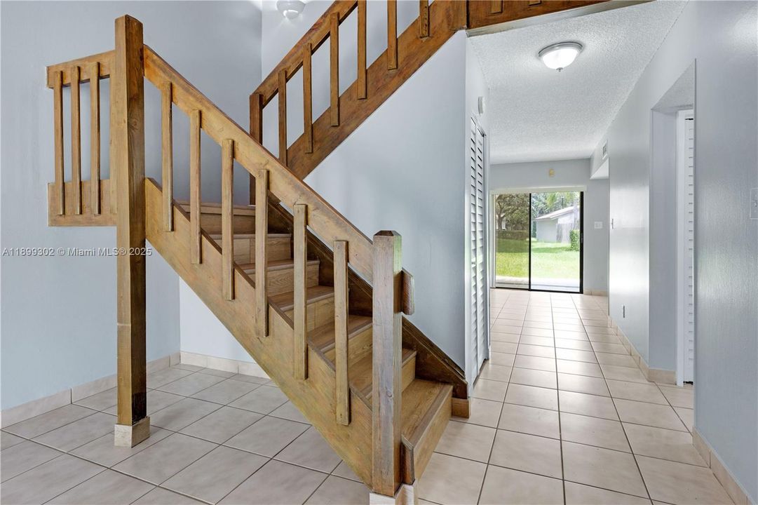 For Rent: $3,150 (3 beds, 2 baths, 1584 Square Feet)