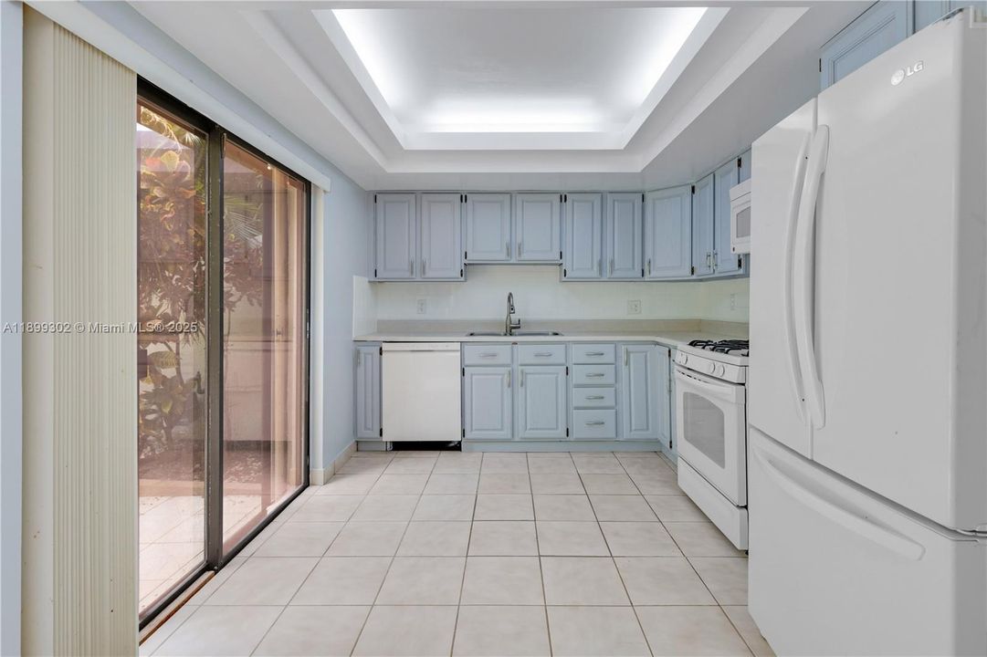 For Rent: $3,150 (3 beds, 2 baths, 1584 Square Feet)