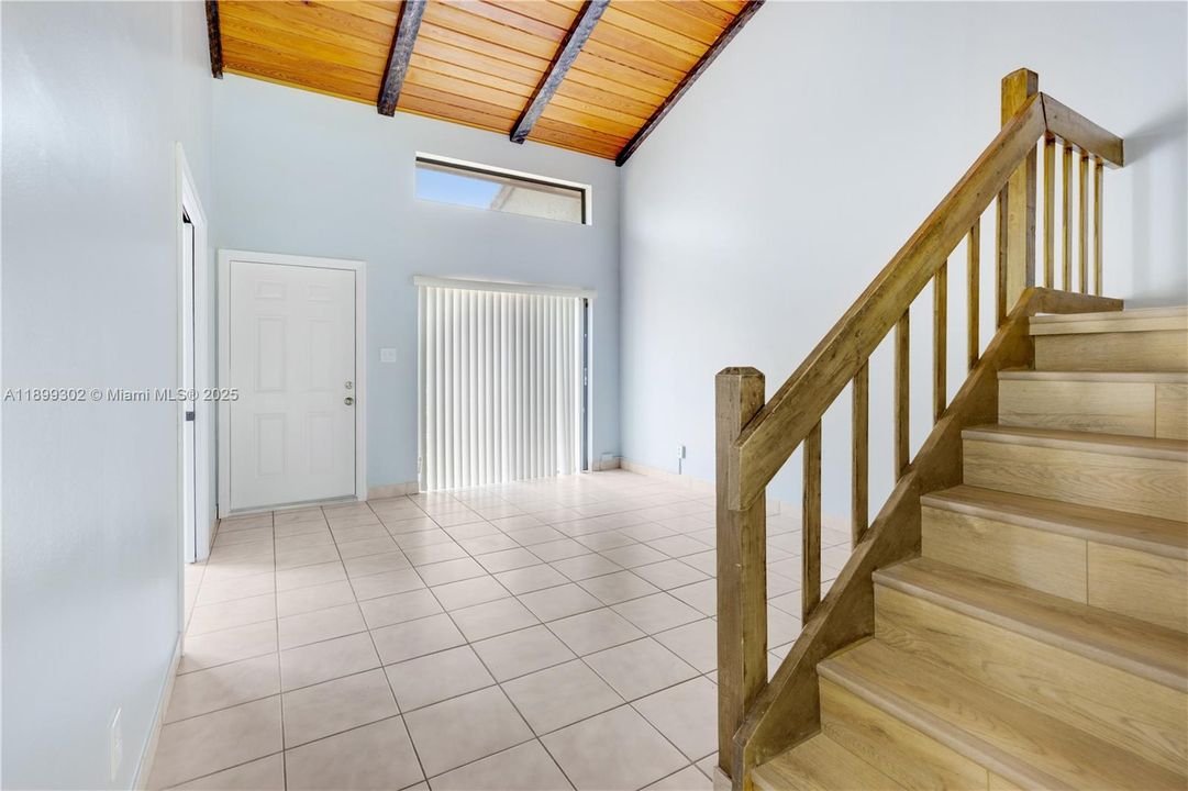 For Rent: $3,150 (3 beds, 2 baths, 1584 Square Feet)