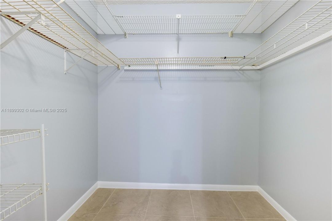 For Rent: $3,150 (3 beds, 2 baths, 1584 Square Feet)