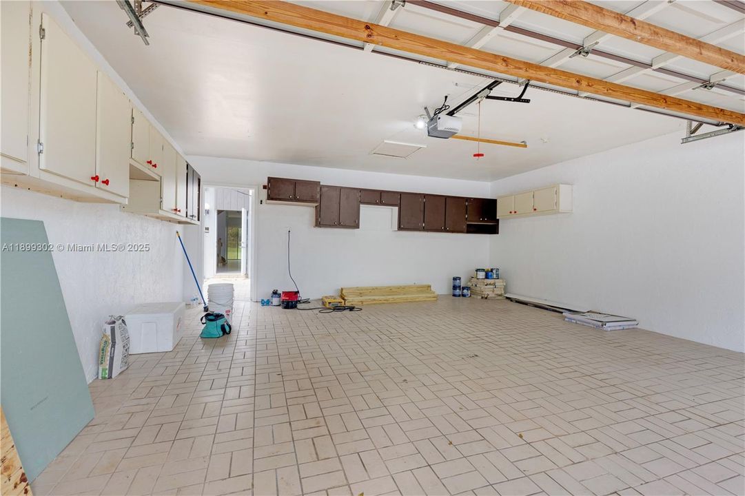 For Rent: $3,150 (3 beds, 2 baths, 1584 Square Feet)